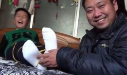 全网爆料挠脚心视频,挠脚心视频引发网友热议，揭秘挠脚心背后的秘密