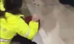 网友爆料坠楼视频真实,惊心动魄的坠楼瞬间，真相令人唏嘘不已